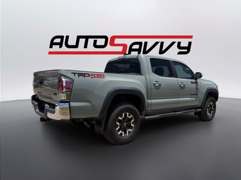 Used 2022 Toyota Tacoma TRD Off-Road AWD/4WD image 5