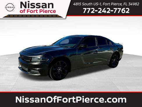 Used 2019 Dodge Charger SXT w/ Blacktop Package image 1