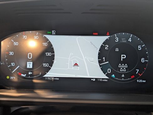 Used 2024 Land Rover Discovery Dynamic SE image 18