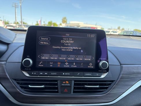 Used 2025 Nissan Altima 2.5 SV image 20