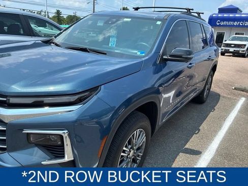 Used 2024 Chevrolet Traverse LT w/ Trailering Package FWD image 2