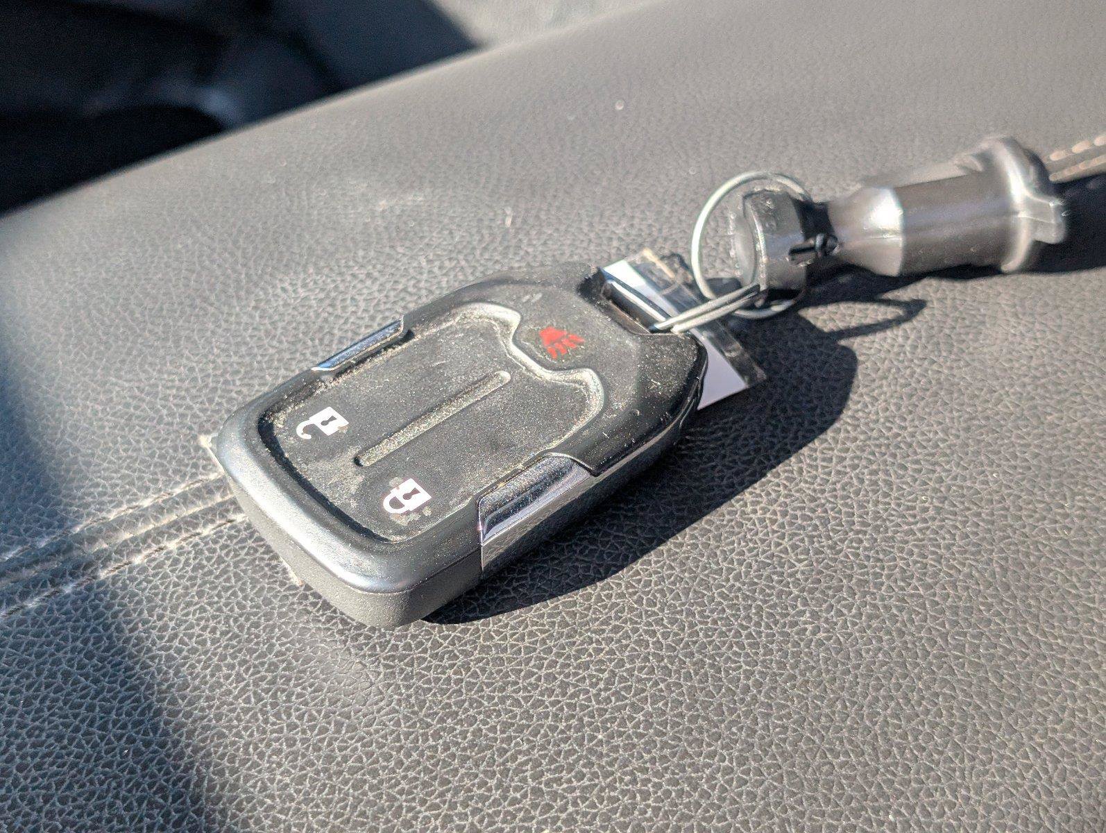 Used 2020 GMC Terrain SLE w/ Elevation Edition FWD image 16