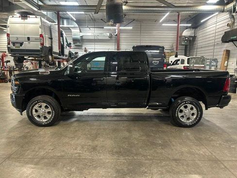 Certified 2025 RAM 2500 Big Horn AWD/4WD image 30