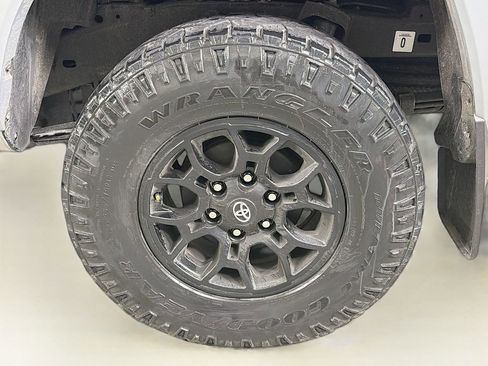 Used 2021 Toyota Tacoma 2WD Double Cab image 27