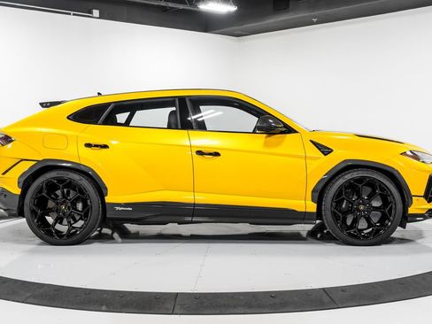 Used 2023 Lamborghini Urus Performante AWD/4WD image 2