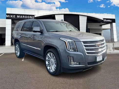 Used 2019 Cadillac Escalade Platinum image 2
