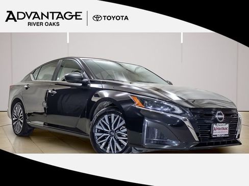 Used 2024 Nissan Altima 2.5 SV image 1