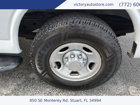 Used 2020 Chevrolet Express 2500 w/ Driver Convenience Package RWD image 7