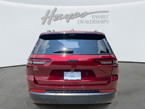 Used 2024 Jeep Grand Cherokee L Limited w/ Luxury Tech Group II RWD image 4