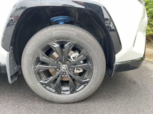 Used 2025 Toyota RAV4 XSE AWD/4WD image 9