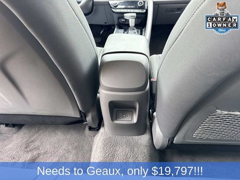 Used 2025 Hyundai Elantra SEL FWD image 32