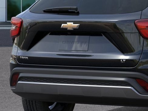 New 2026 Chevrolet Trax LT w/ LT Convenience Package FWD image 27