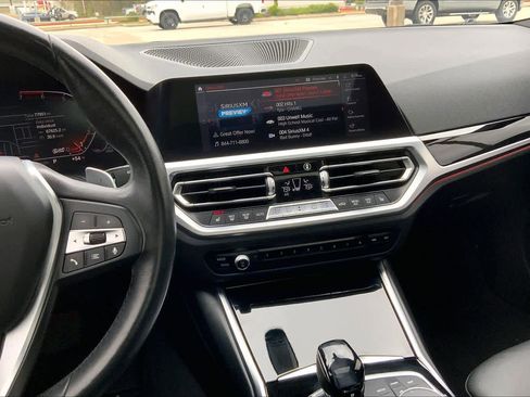 Used 2019 BMW 330i Sedan w/ Premium Package image 6