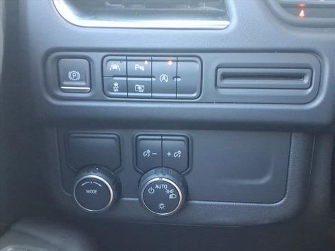 Used 2023 Chevrolet Suburban RST w/ Luxury Package RWD image 11