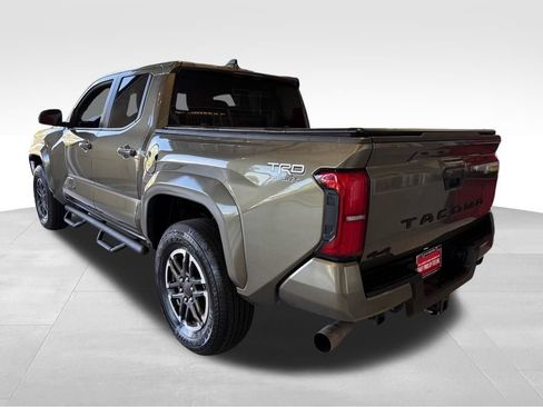 Certified 2025 Toyota Tacoma TRD Sport AWD/4WD image 5