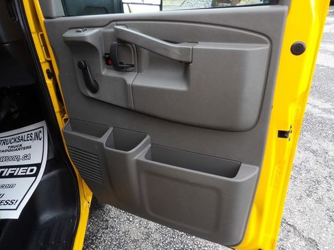 Used 2019 GMC Savana 3500 Extended w/ Driver Convenience Package image 23