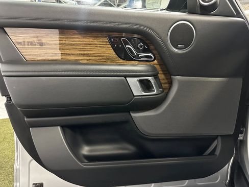 Used 2019 Land Rover Range Rover image 12