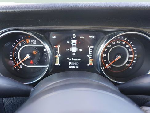 Used 2022 Jeep Gladiator Sport AWD/4WD image 11
