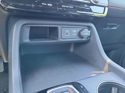 Certified 2025 Honda Pilot Sport image 23