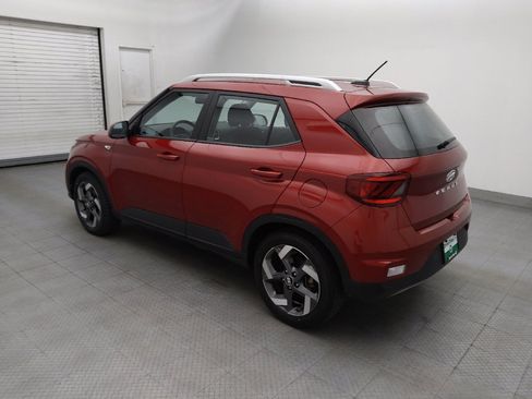 Used 2025 Hyundai Venue SEL FWD image 3