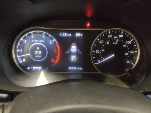 Used 2025 Nissan Versa SV FWD image 23