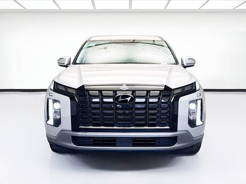 Used 2023 Hyundai Palisade SE image 2