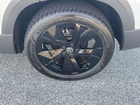 New 2026 Volkswagen Taos SE FWD image 5