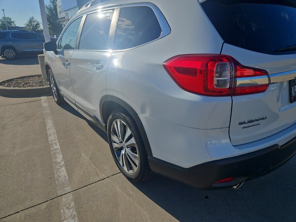 Used 2020 Subaru Ascent Limited w/ Technology Package AWD/4WD image 4