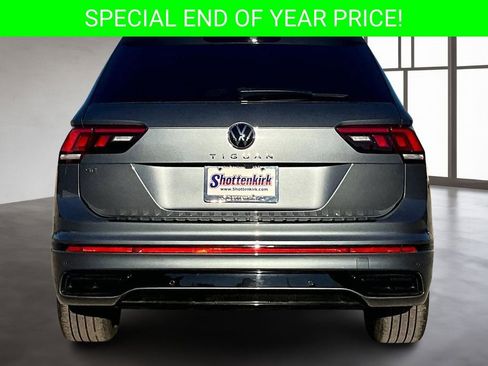 Used 2023 Volkswagen Tiguan SE R-Line image 5
