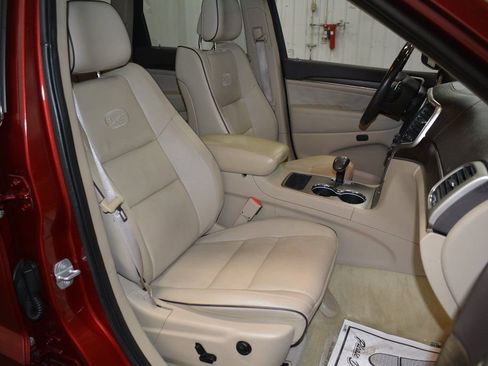 Used 2014 Jeep Grand Cherokee Overland w/ Advanced Technology Group image 19