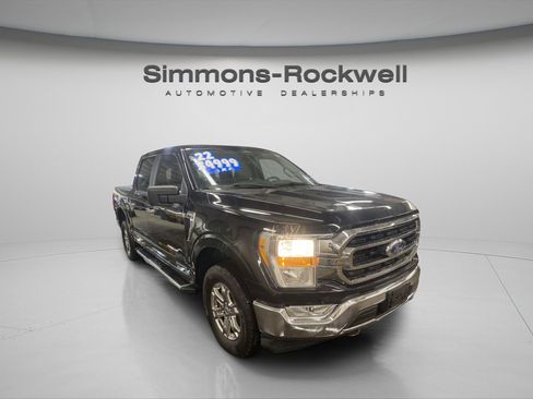 Used 2022 Ford F150 XLT w/ XTR Package image 3