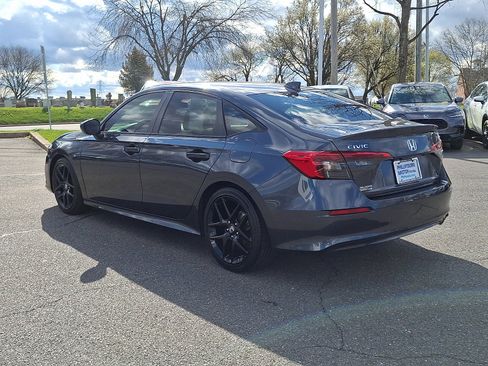 Used 2023 Honda Civic Sport image 4