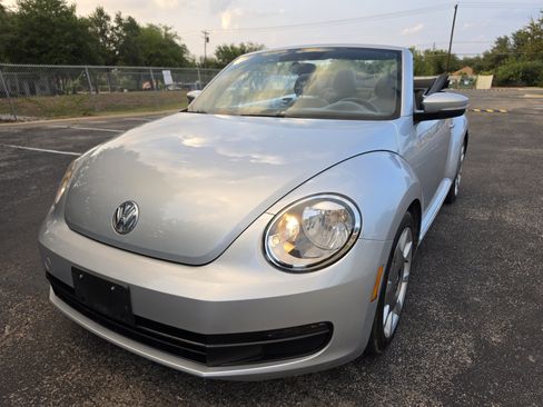 Used 2013 Volkswagen Beetle 2.5 FWD image 36
