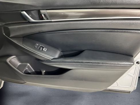 Used 2022 Honda Accord Sport image 3