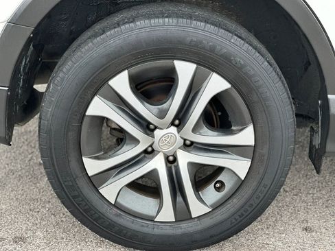 Used 2016 Toyota RAV4 LE w/ Preferred Accessory Package FWD image 26