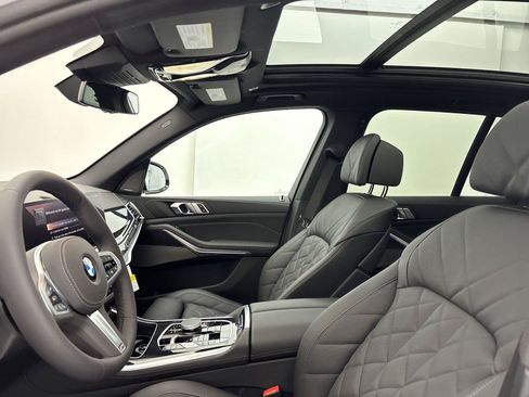 New 2026 BMW X5 xDrive40i w/ M Sport Package AWD/4WD image 24