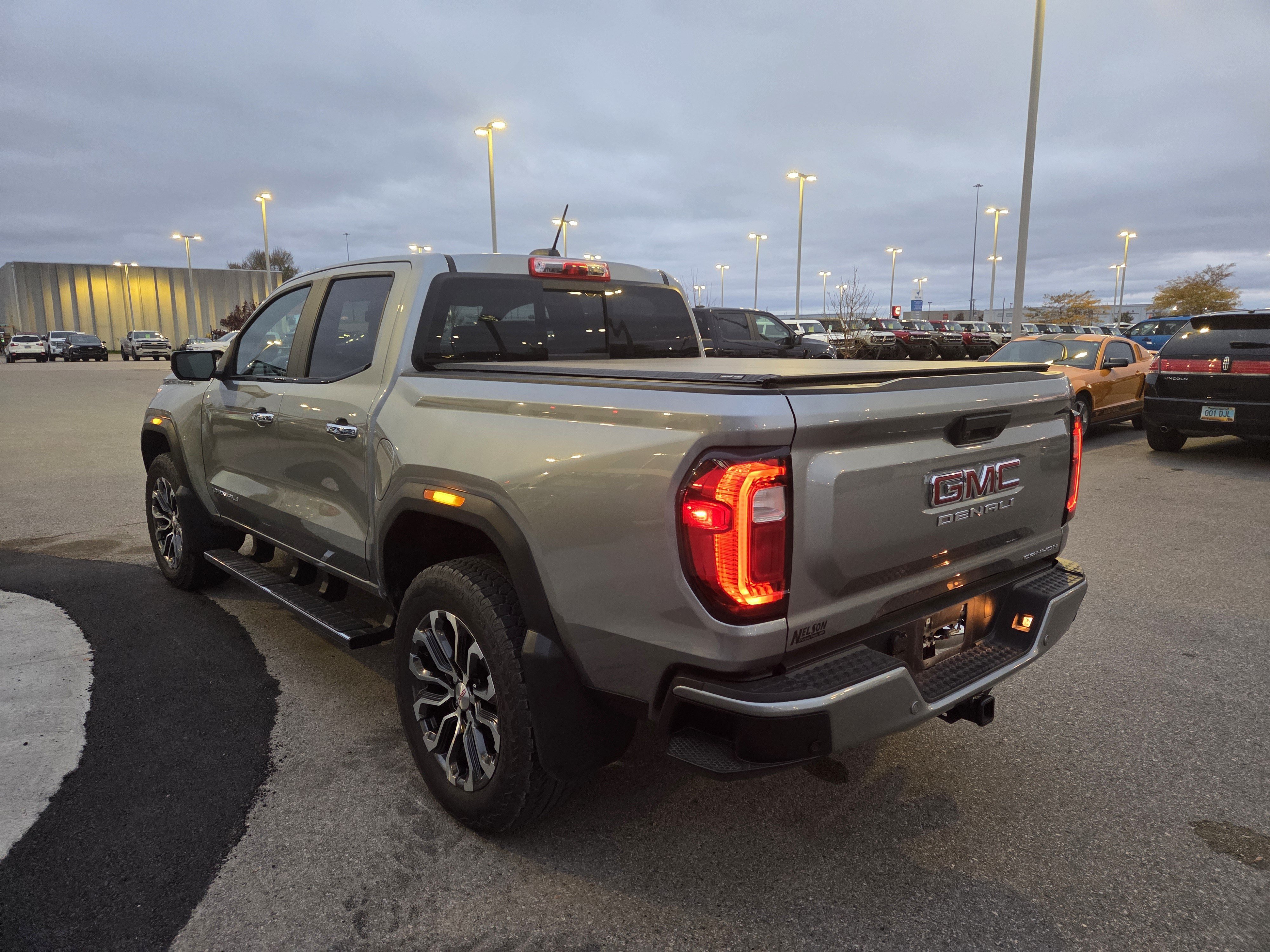 Used 2024 GMC Canyon Denali AWD/4WD image 3