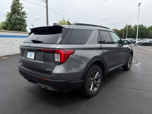 Used 2025 Ford Explorer Active w/ Active Comfort Package AWD/4WD image 5