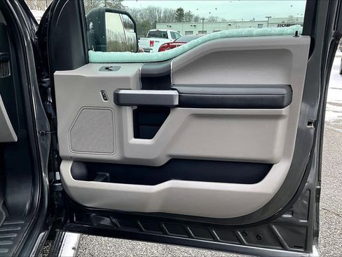 Used 2020 Ford F150 XLT image 22