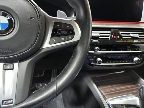 Used 2021 BMW 530e xDrive w/ M Sport Package image 16