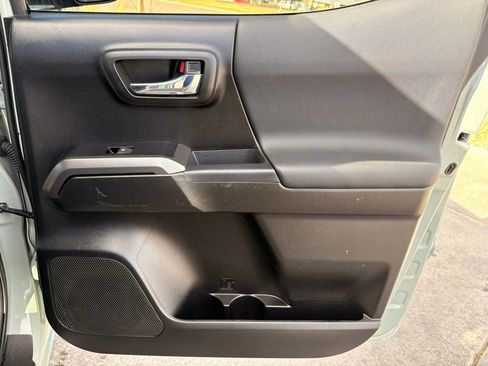 Used 2023 Toyota Tacoma 4x4 Double Cab image 31