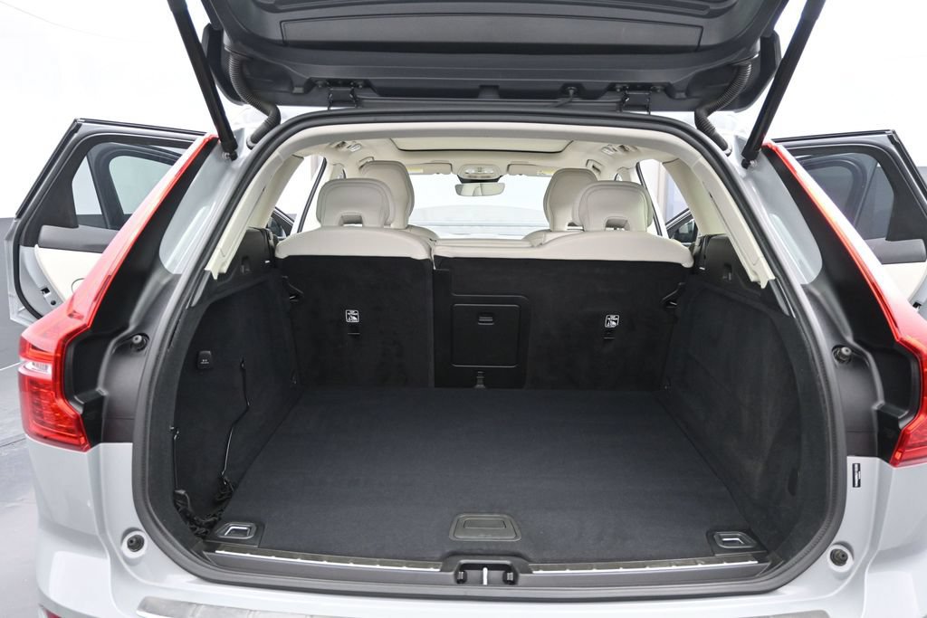 Used 2025 Volvo XC60 T8 Ultra w/ Protection Package Premier AWD/4WD image 15