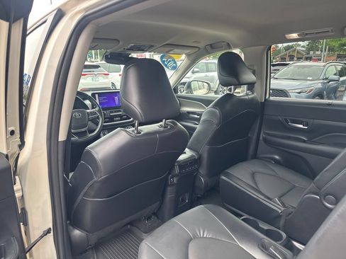 Used 2024 Toyota Grand Highlander AWD image 40