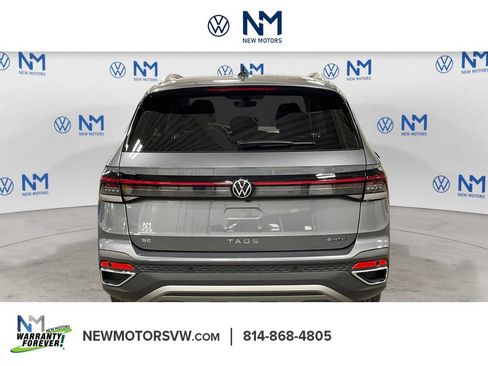 New 2026 Volkswagen Taos SE image 4