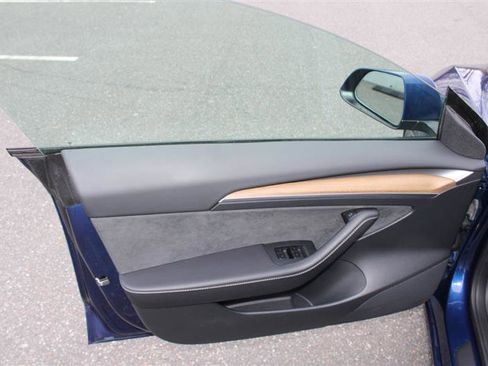 Used 2023 Tesla Model 3 Standard Range RWD image 12