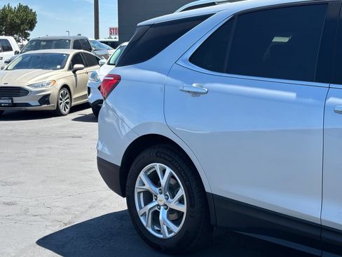 Used 2020 Chevrolet Equinox Premier AWD/4WD image 3
