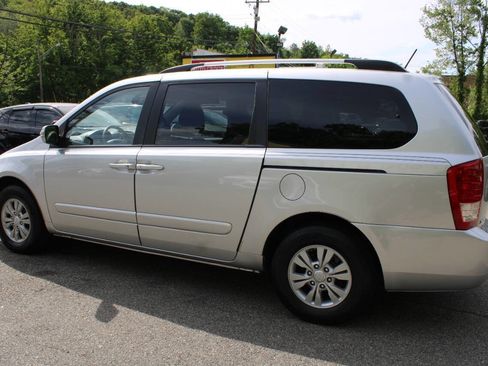 Used 2012 Kia Sedona LX w/ PWR Pkg FWD image 11