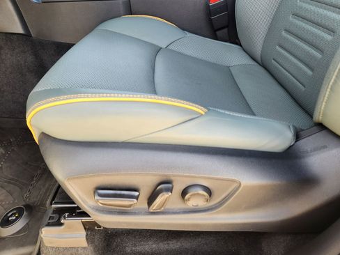 Used 2025 Toyota Tacoma Trailhunter image 27