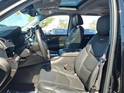 Used 2015 Cadillac Escalade Luxury image 15