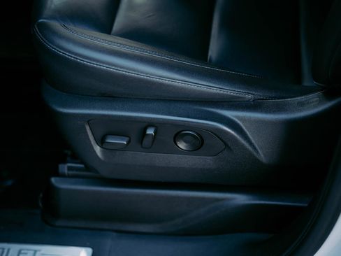 Used 2022 Chevrolet Tahoe Z71 image 16